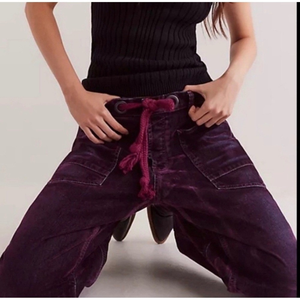 Free People Flocked Moxie Barrel Jeans Wine Tasting Mulberry Boyfriend Size 27